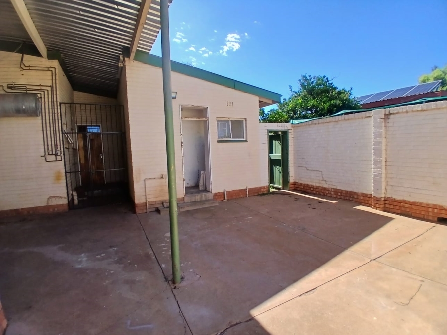4 Bedroom Property for Sale in Kuruman Northern Cape